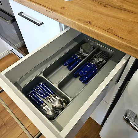 Blue Studio, Modern & Beachfront - By Beta Premium *