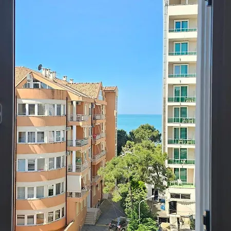 Blue Studio, Modern & Beachfront - By Beta Premium Апартаменты Голем