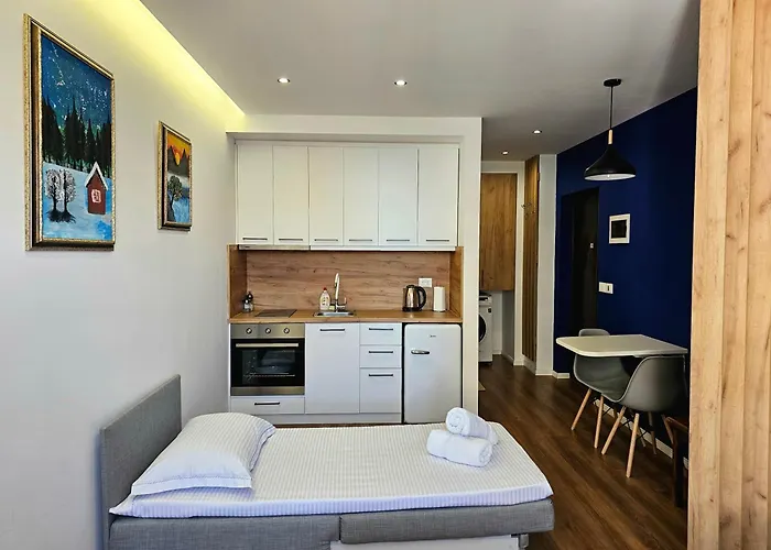 Blue Studio, Modern & Beachfront - By Beta Premium Apartment Golem (Tirana)