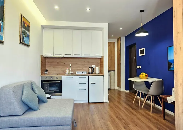 Apartment Blue Studio, Modern & Beachfront - By Beta Premium *