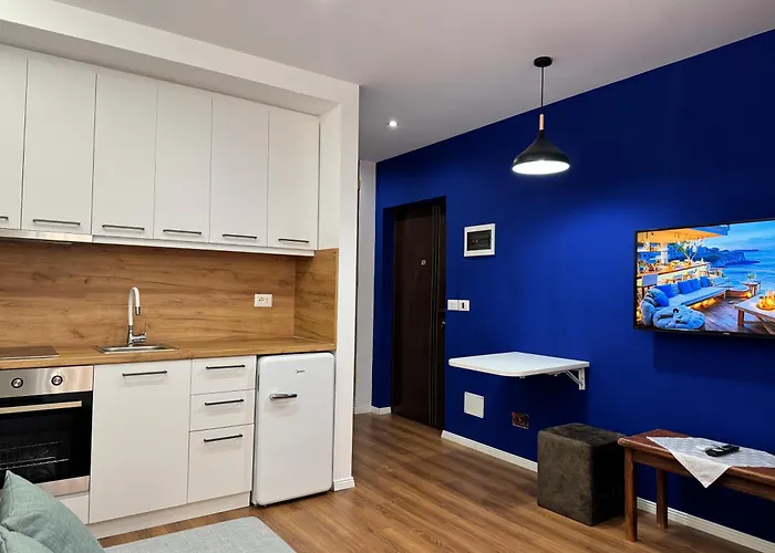 Blue Studio, Modern & Beachfront - By Beta Premium *