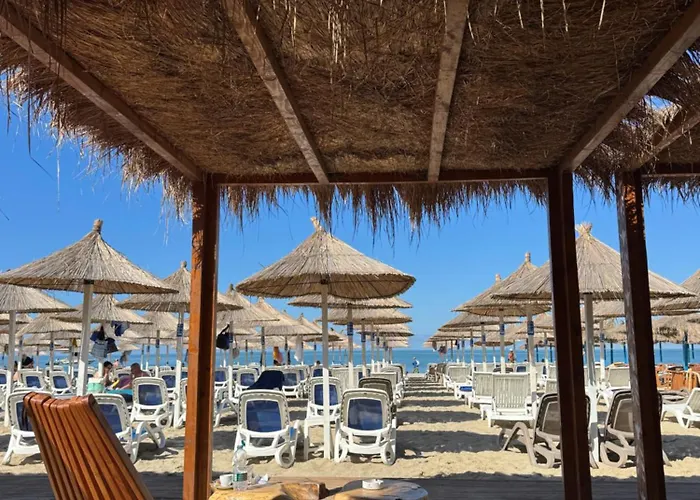 Blue Studio, Modern & Beachfront - By Beta Premium Appartement Golem (Tirana)